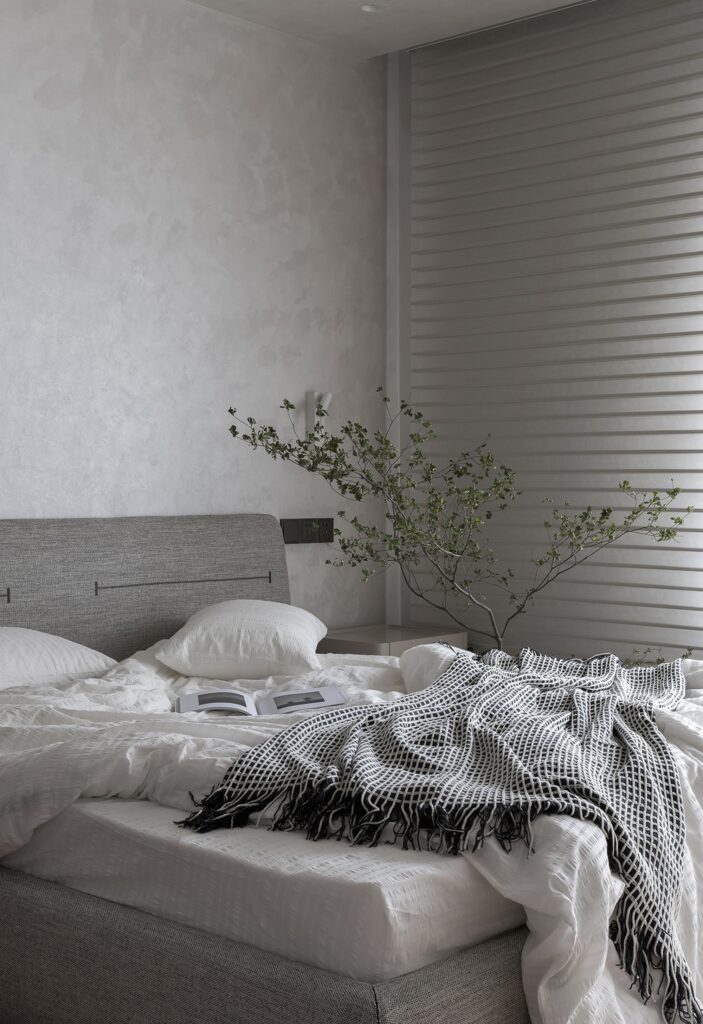 calming simple bedroom